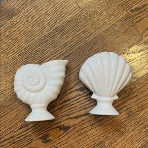 Ceramic White Shell Figurines Room Decoration Bundle Of 2